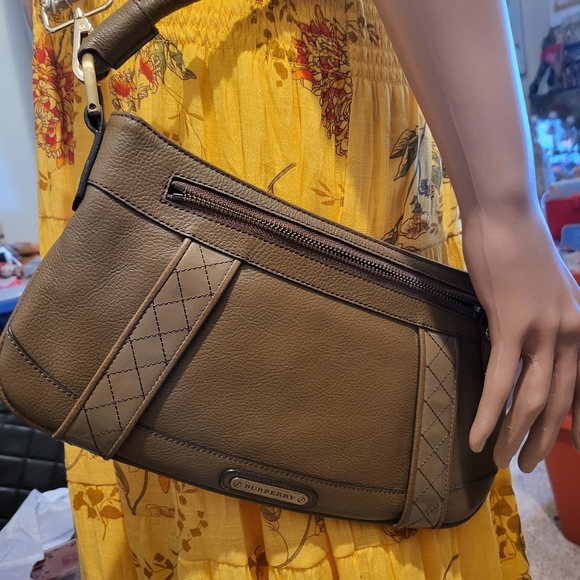 Burberry handbag/crossbody with COA. - Picture 1 of 8
